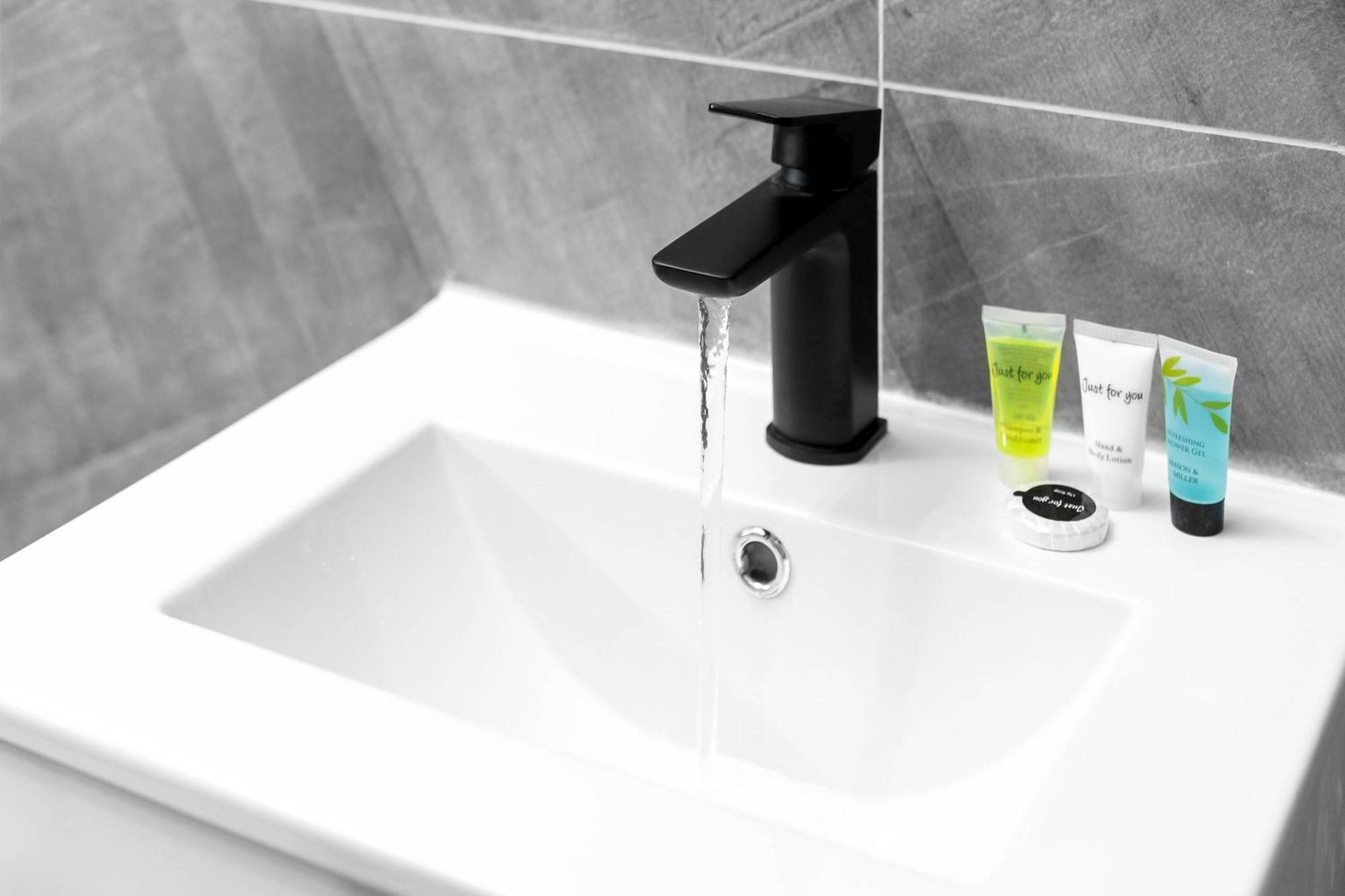 New Luxury Two Bedroom Apartment - City Centre - Netflix - Wifi - Top Rated - Jq 8Ah Birmingham Esterno foto