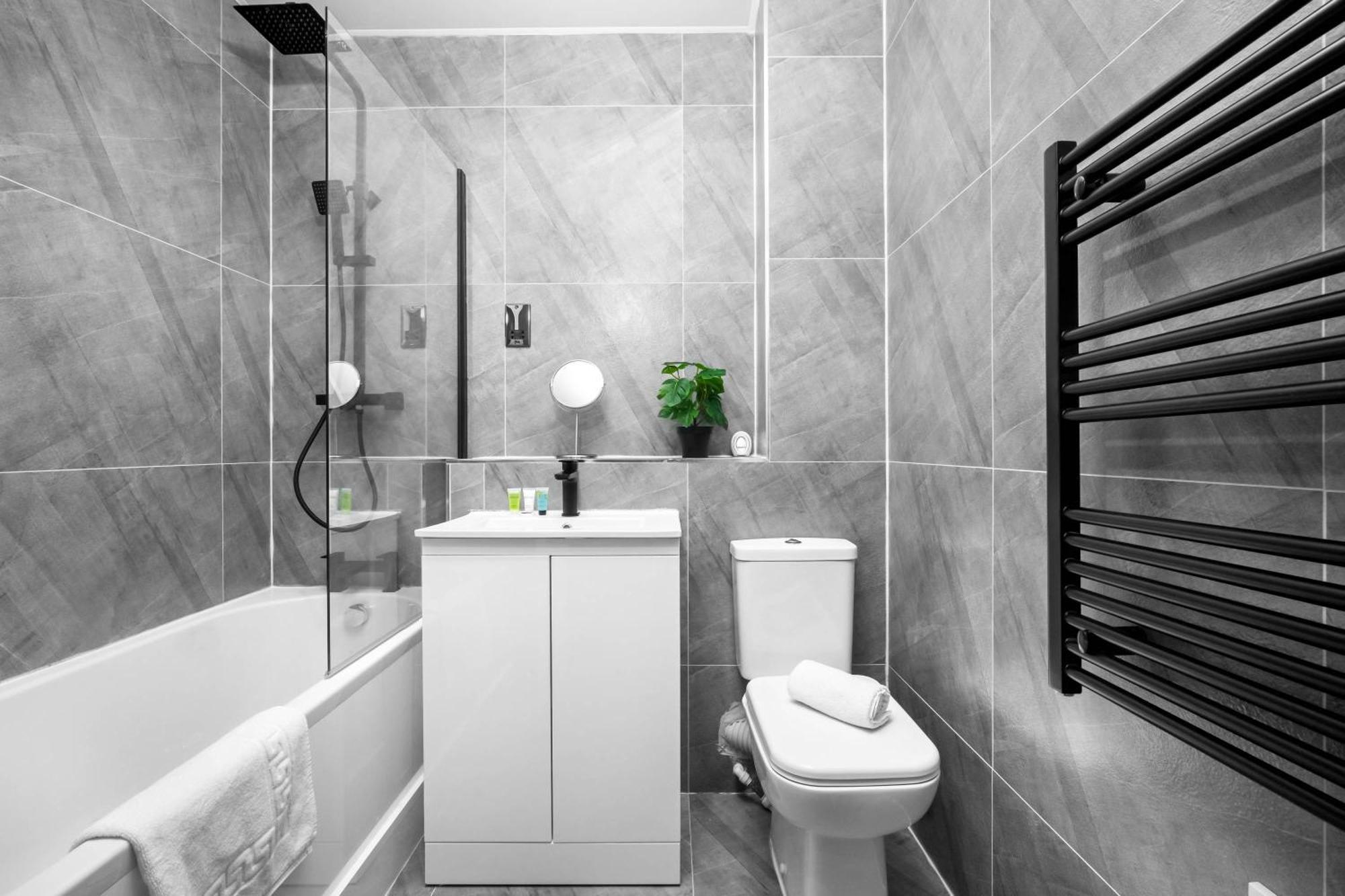 New Luxury Two Bedroom Apartment - City Centre - Netflix - Wifi - Top Rated - Jq 8Ah Birmingham Esterno foto